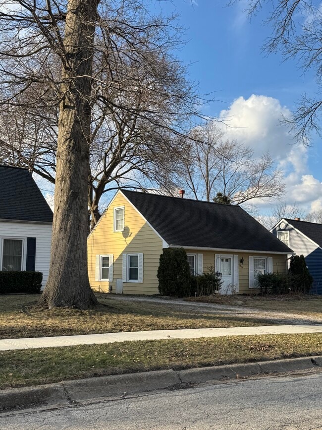 Building Photo - 1936 Tudor St