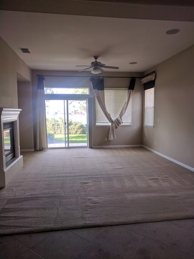 Building Photo - 1439 Horizon Ln