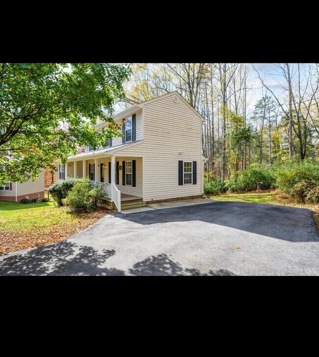 Foto del edificio - 224 Dove Ct