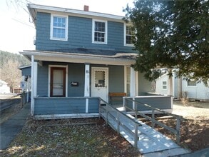 Building Photo - 81 Maple St