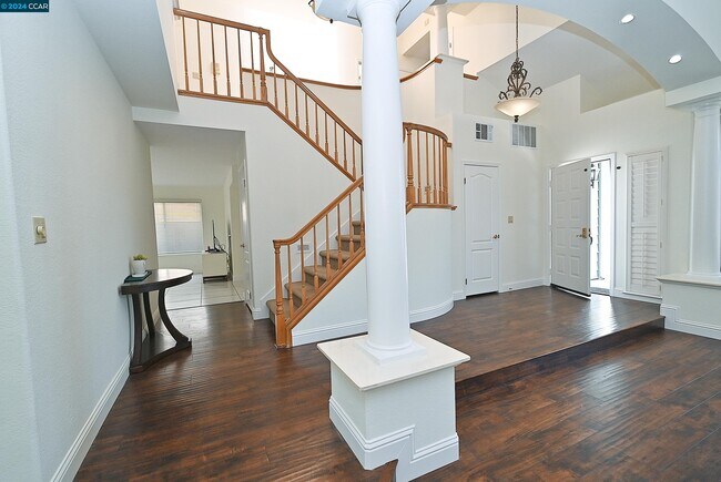 Foto del edificio - 816 Eastbrook Ct