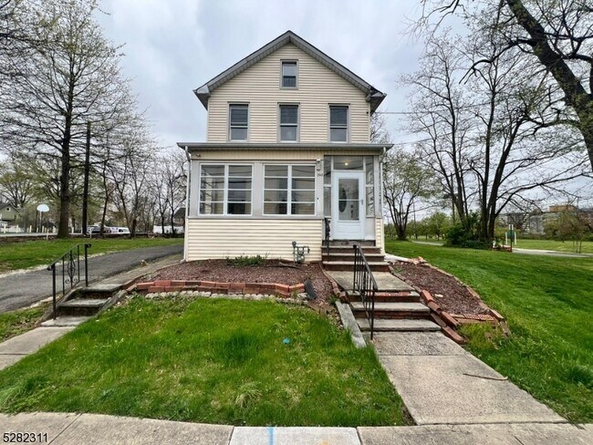 Building Photo - 363 E Milton Ave