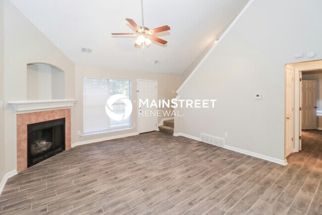 Building Photo - 4 Bedroom Pet-Friendly Home in cordova, TN with Main Street Renewal