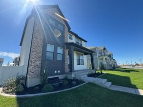 Building Photo - 2808 W 2720 N