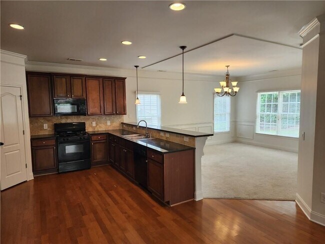 Foto del edificio - 5430 Delmonte Dr