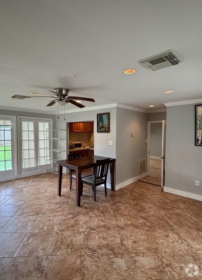 Building Photo - 3115 Westerland Dr