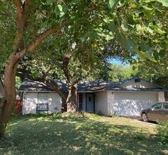 Building Photo - 12302 Double Tree Ln