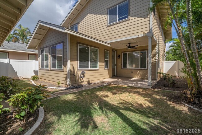 Foto del edificio - Immaculate 4BR 3BA with 34 SOLAR PANELS, C...