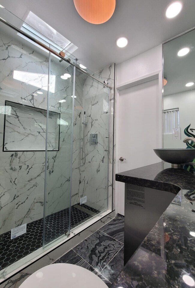 Foto del edificio - 1259 Bonnie Brae St