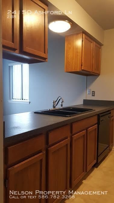 Foto del edificio - 24150 Ashford Ln