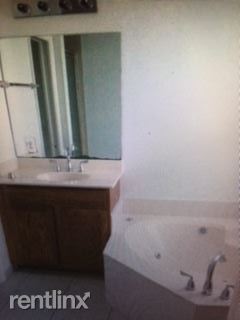 Building Photo - 21417 NW 13th Ct