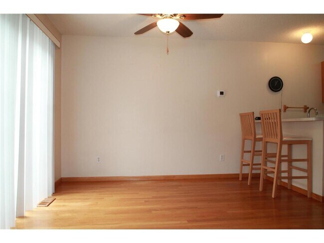 Foto del edificio - 1077 Lovell Ln S
