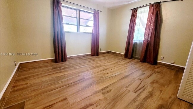 Foto del edificio - 1124 NE 7th St