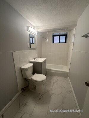 Foto del edificio - 32 Reedsdale St