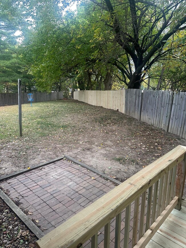 Building Photo - 4403 W Capri Ct