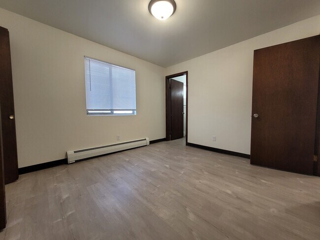 Foto del edificio - 1138 E Walnut St