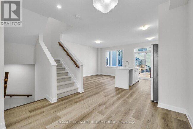 Photo du bâtiment - 2526 Esprit Dr