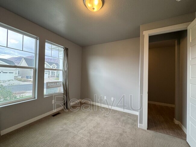 Foto del edificio - 1433 Dairy Ln