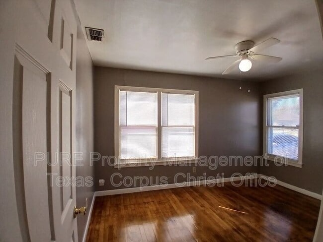 Building Photo - 4906 Kasper St