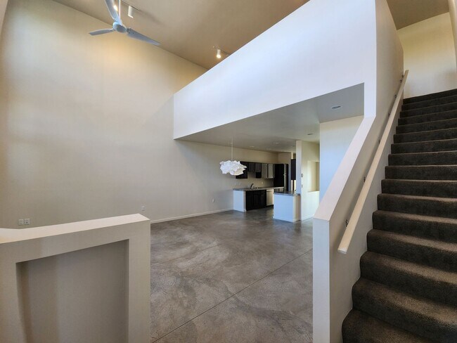 Building Photo - 6 Calle Lemita