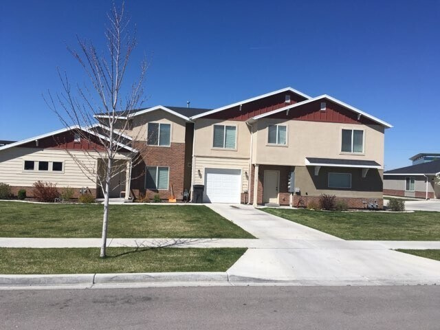 Foto principal - Beautiful Townhouse In Pleasant Grove!