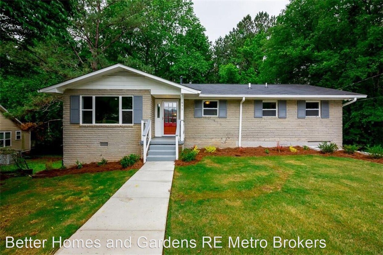 4 br, 3 bath House 677 Plainville Drive Sw House Rental in Atlanta