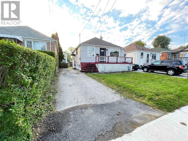 Photo du bâtiment - 52 Claremore Ave