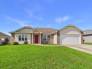 Building Photo - 703 Iron Horse Dr