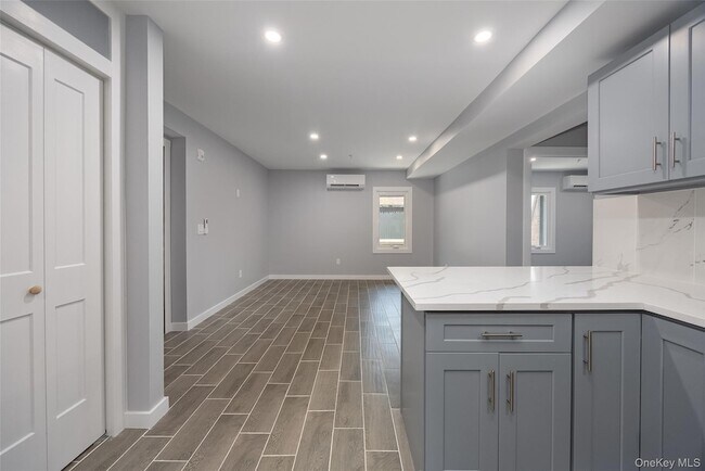 Building Photo - 126 Innis Ave