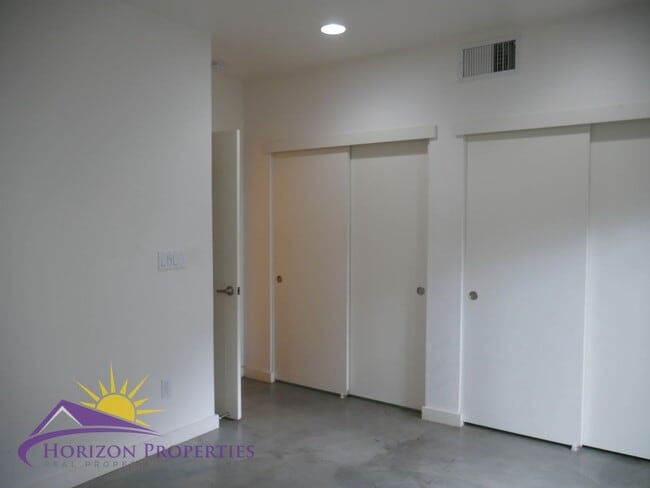 Photo - Modern Bright Three-story 3 Bed 2 Bath 1,400 Sqft Mansion Flats Designer Condo