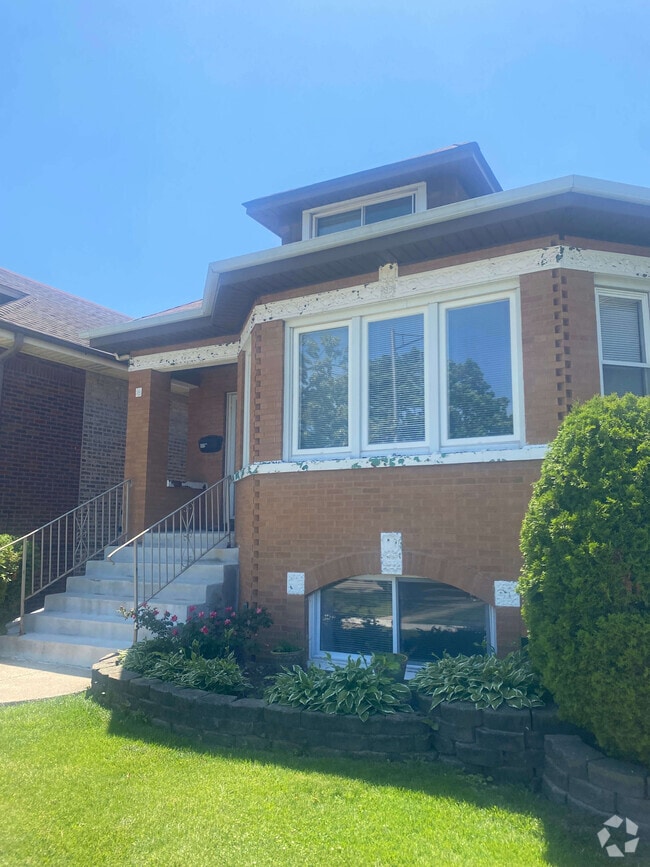 Building Photo - 7659 W Sunset Dr