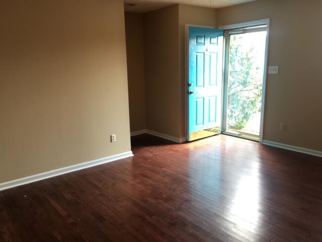 Building Photo - 1061 Merrick Dr