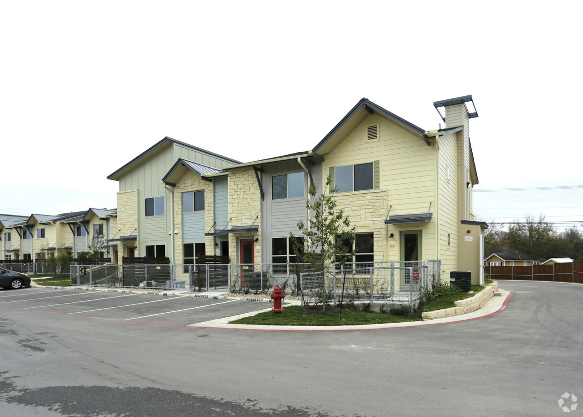 Building Photo - Cooper Villas