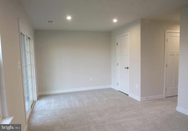 Building Photo - 1744 Scenic Lp