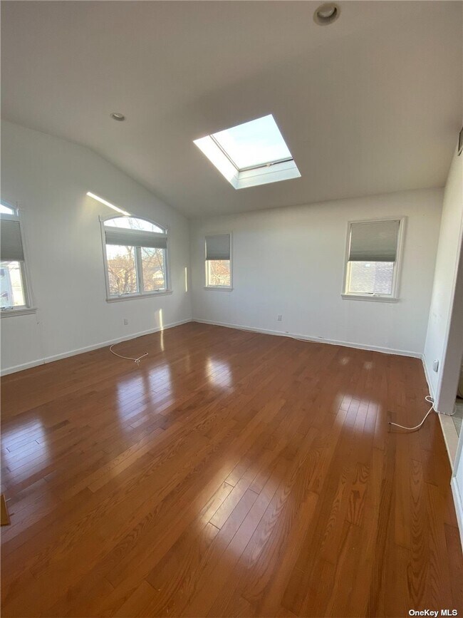 Building Photo - 31 Marwood Rd S