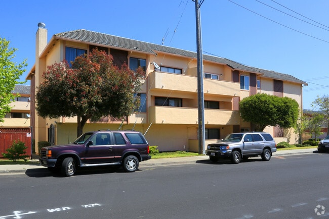 Building Photo - 405 91st St