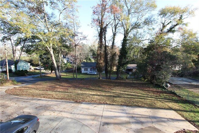 Foto del edificio - 514 Clover Dr