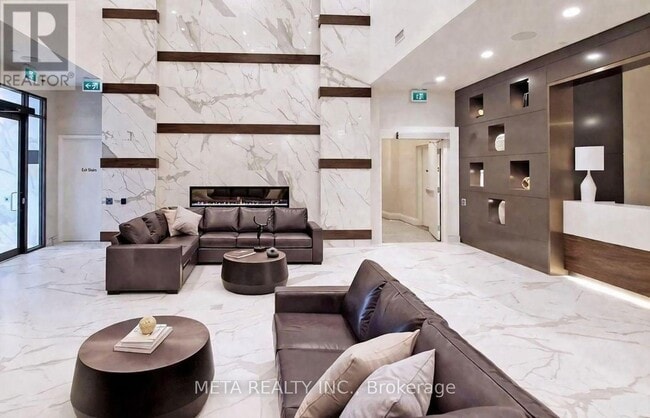 Building Photo - 1050 Main St E