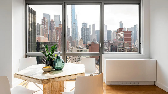 Building Photo - 606 W 57th St