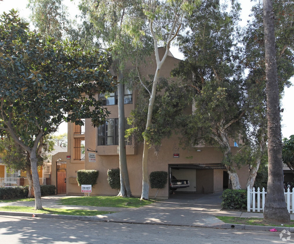 Foto del edificio - 2315 Earl Ave