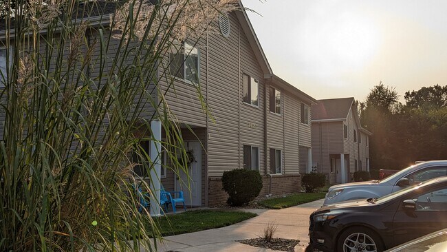 Afuera - 2405 Stadium Pl