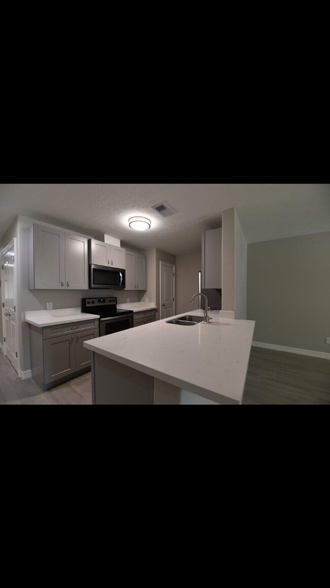 Building Photo - 6150 Hansen Blvd