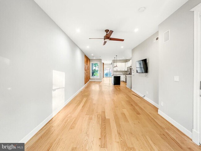 Foto del edificio - 122 Bryant St NW