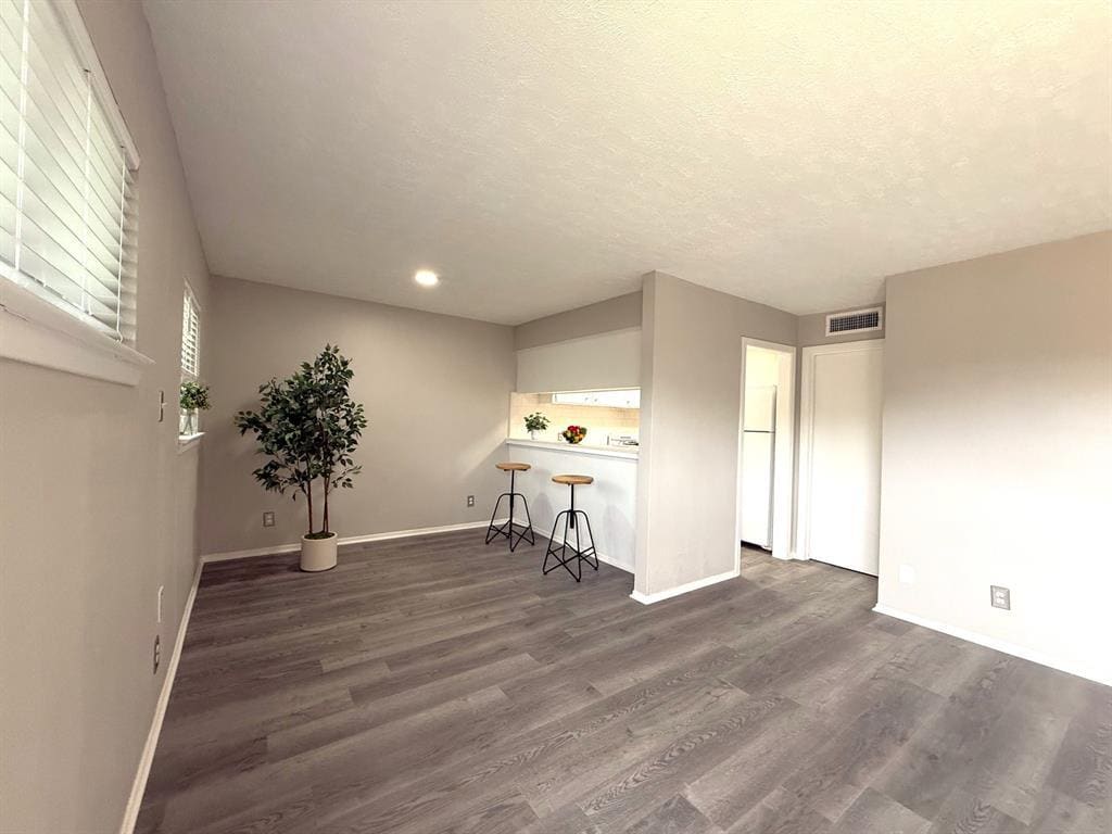 Primary Photo - 9733 Neuens Rd