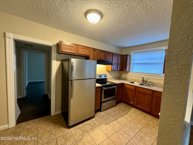 Building Photo - 2889 College St