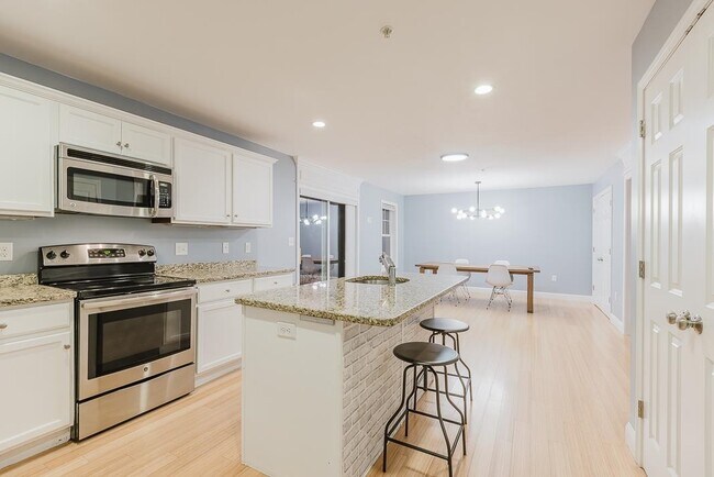 Foto del edificio - 213 Villager Rd