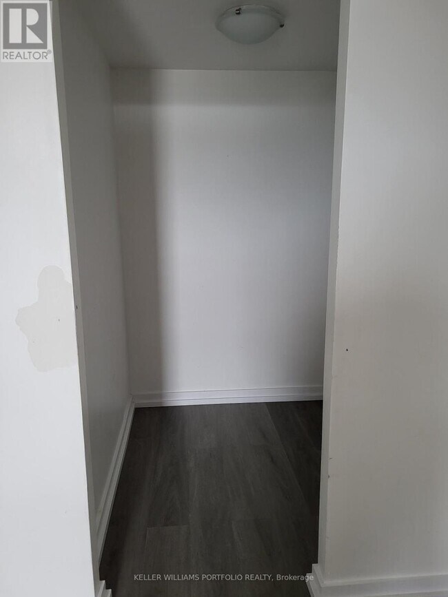 Photo du bâtiment - 8 Trent Ave