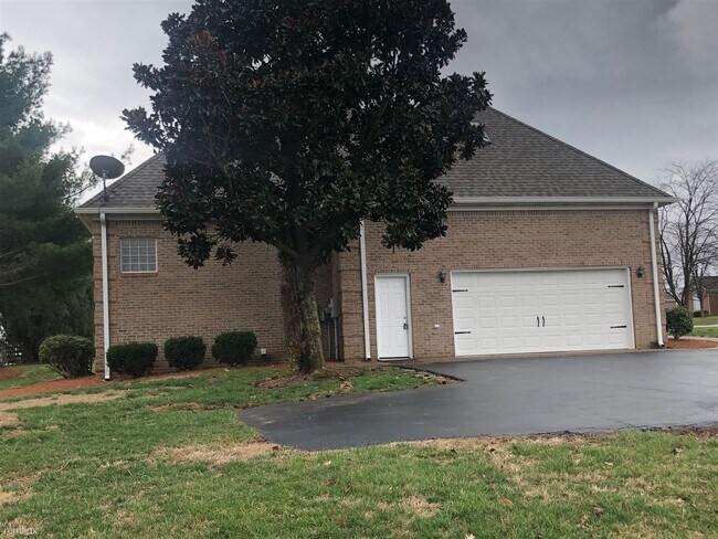 Foto del edificio - 4 br, 3 bath House - 118 Paulette St