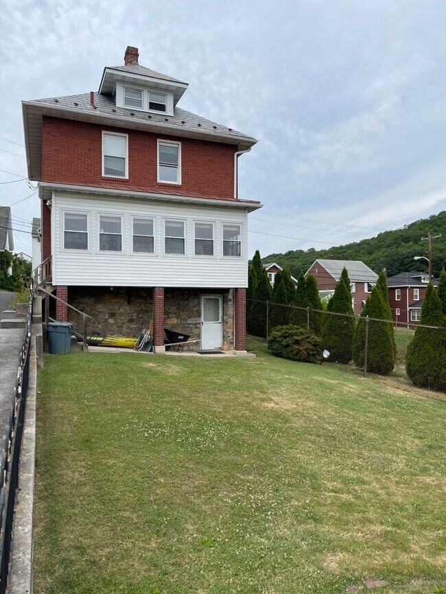 Foto del edificio - 3 BR/ 1 Bath Single Family Home