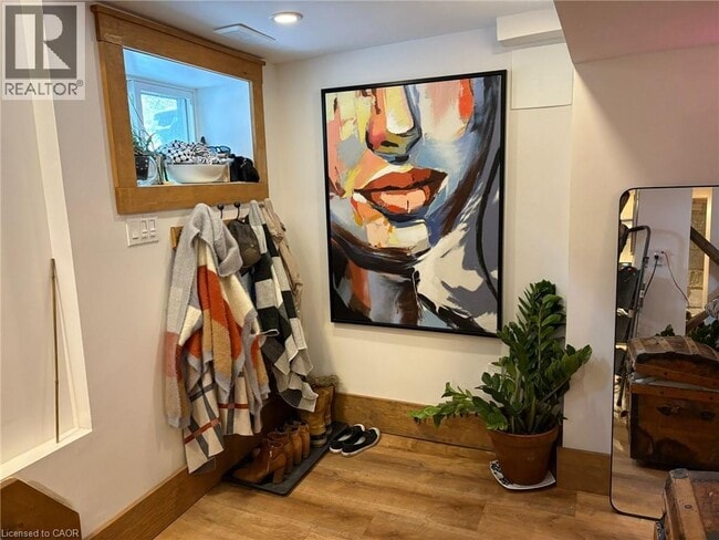 Building Photo - 306 Wexford Ave S